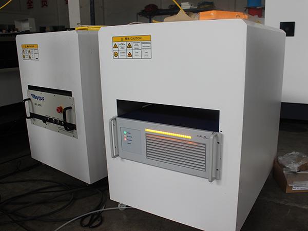 Máquina de corte a laser de fibra CNC (laser de fibra IPG de alta potência 500W 700W 1000W)