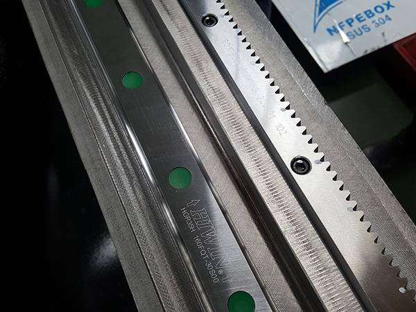 Máquina de corte a laser de fibra 500W 700W 1000W (Corte de chapa de metal)